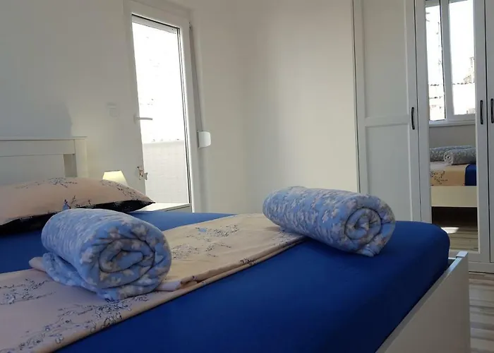 Imperia *** * פולה