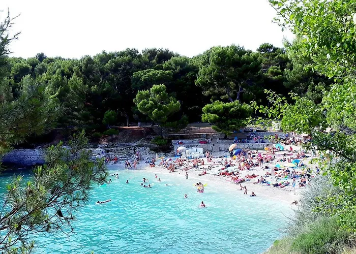 Imperia *** * פולה